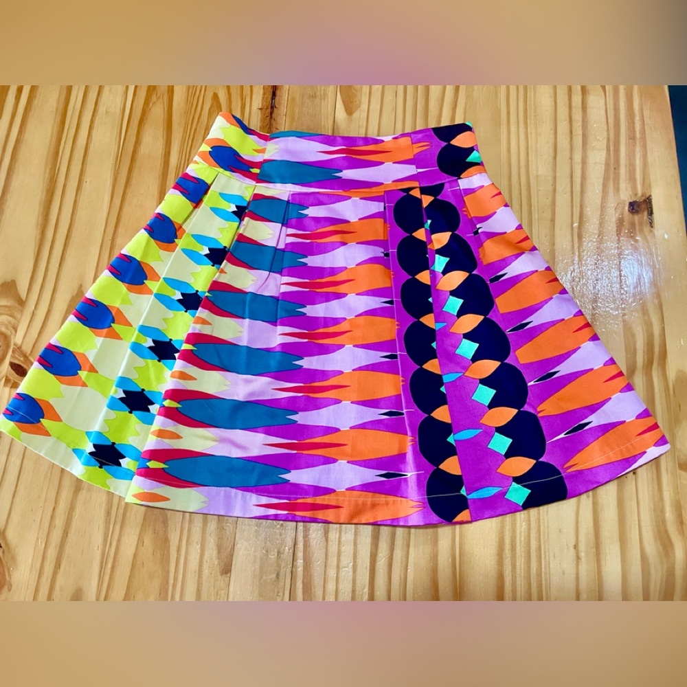 NANETTE LEPORE Size  4  Skirt Colorful  Abstract Print Made In USA